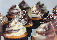 cupcake wedding buffet